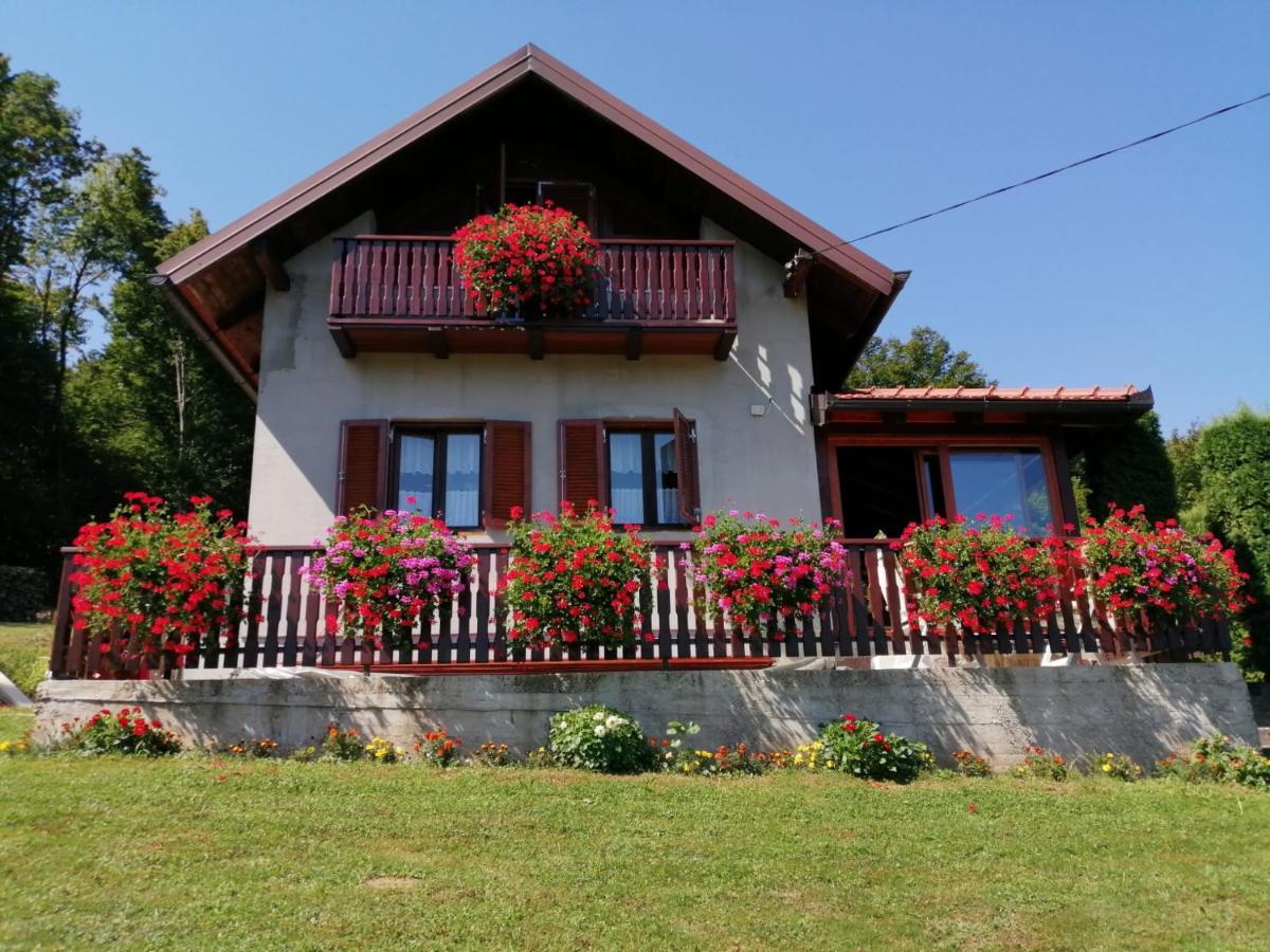 Holiday Home Mare Near River Karlovac Exteriér fotografie