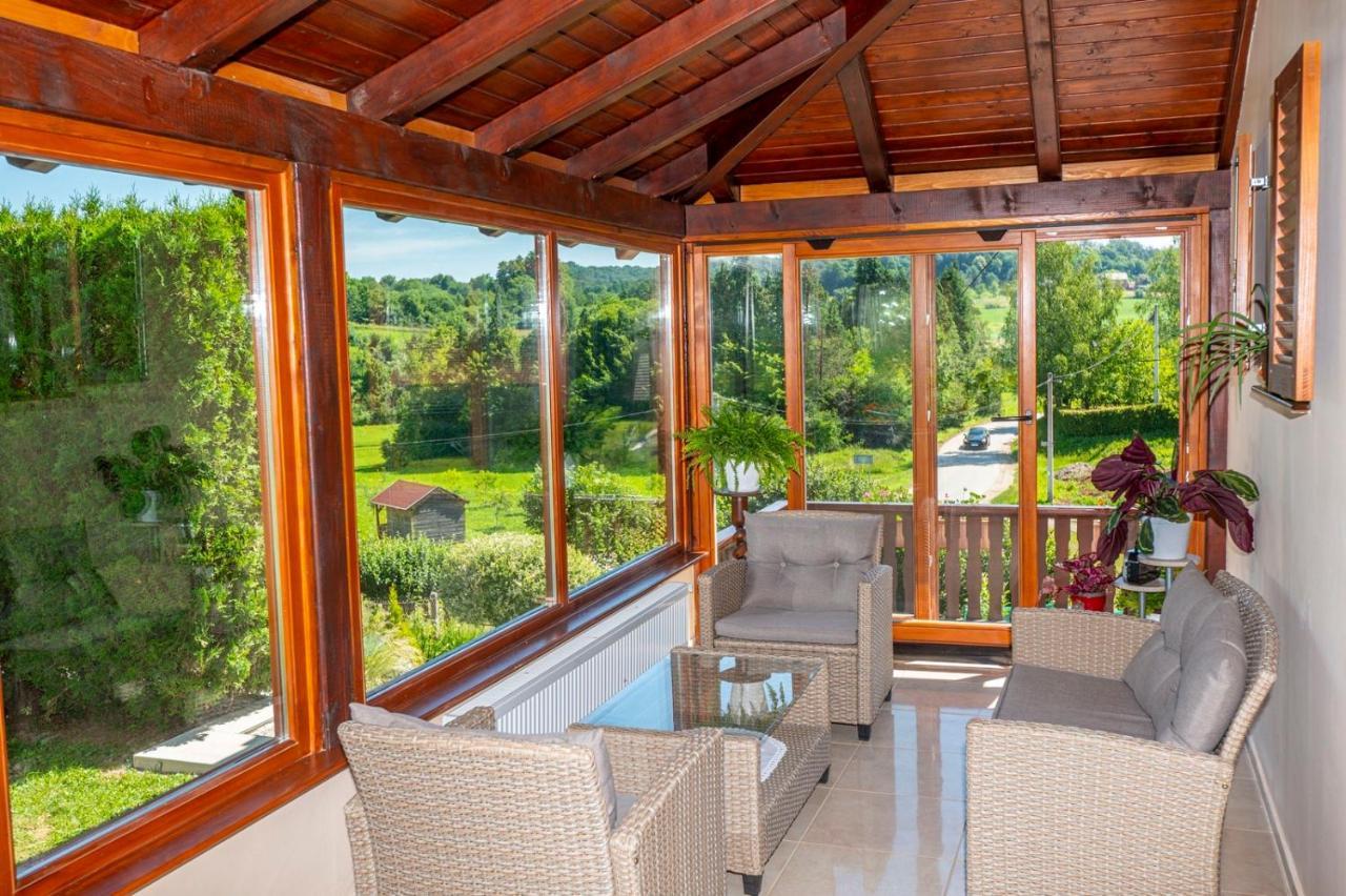 Holiday Home Mare Near River Karlovac Exteriér fotografie