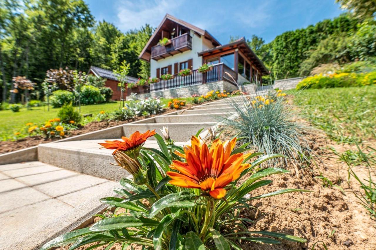 Holiday Home Mare Near River Karlovac Exteriér fotografie