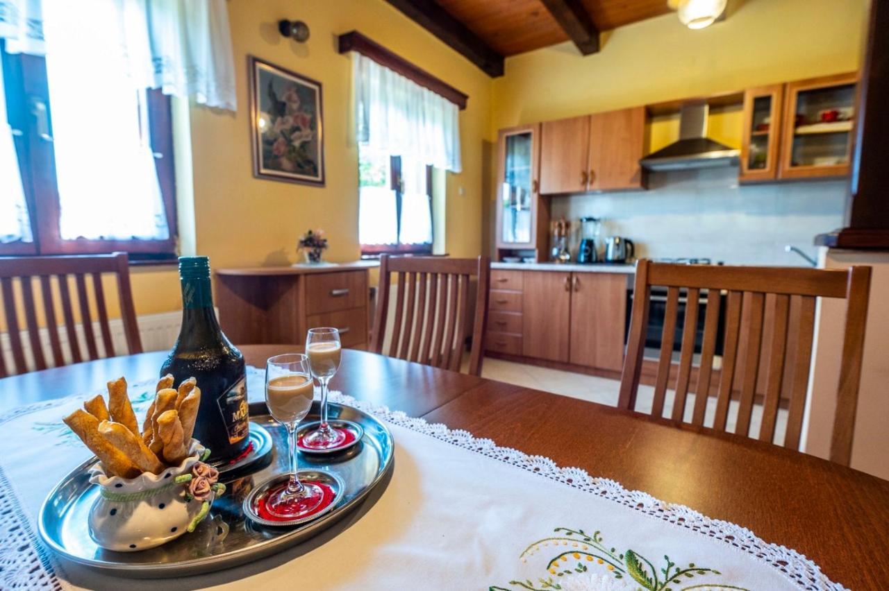 Holiday Home Mare Near River Karlovac Exteriér fotografie
