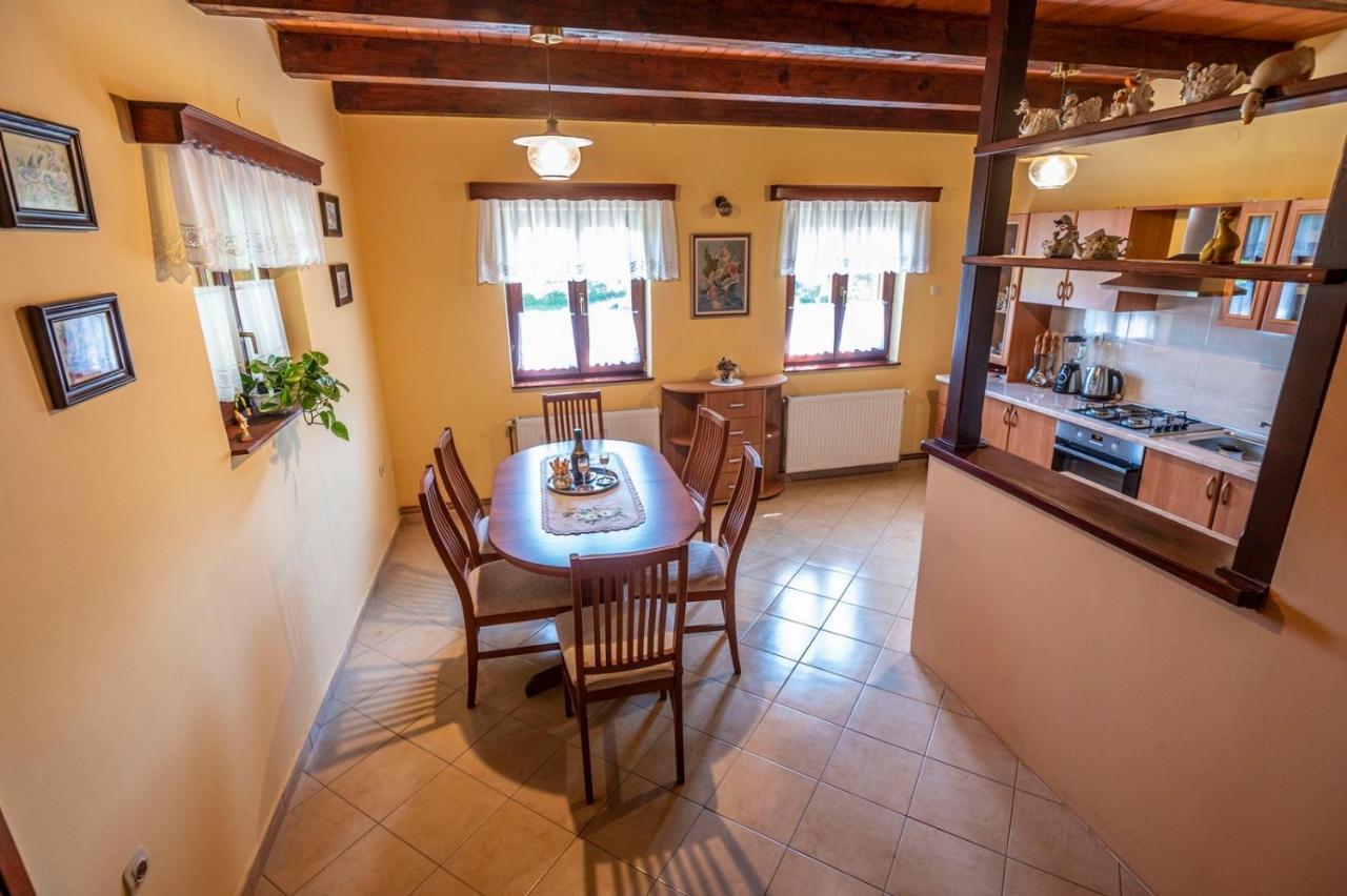Holiday Home Mare Near River Karlovac Exteriér fotografie